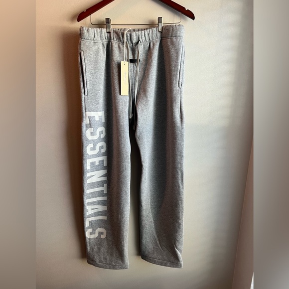 Fear Of God Essentials Fleece Relaxed Sweatpants Dark Heather Size L - Picture 1 of 8